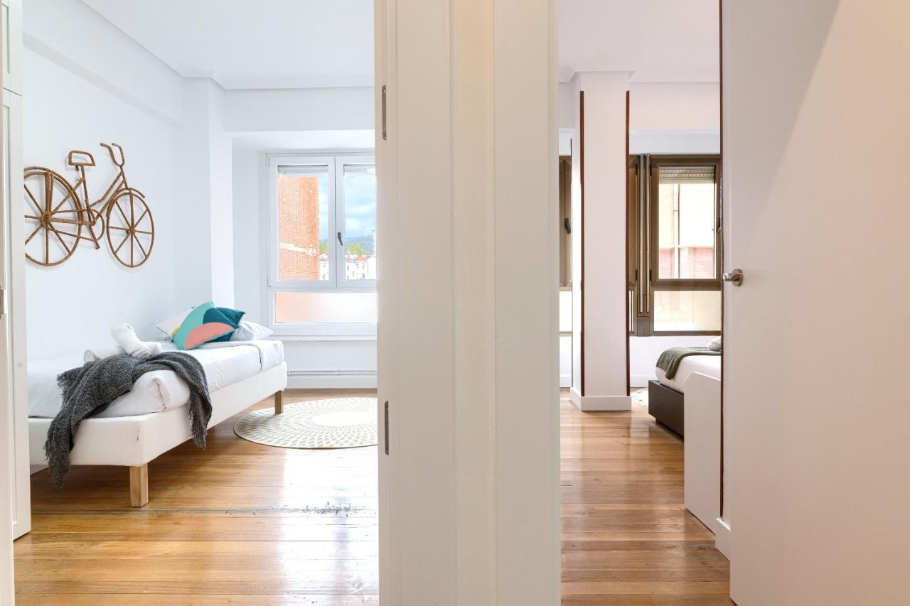 Iturribide Hogar Moderno Junto Al Metro Apartment Bilbao Exterior photo
